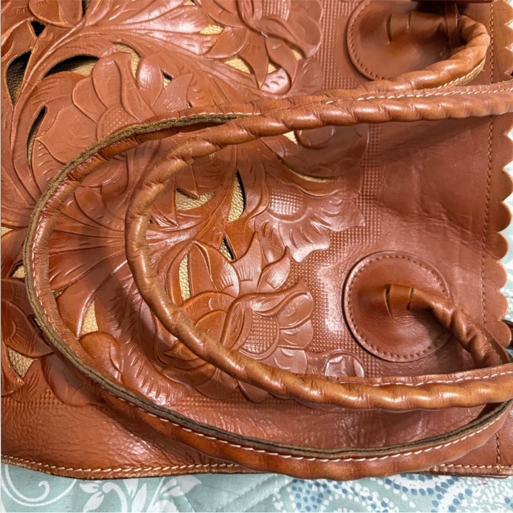 Patricia Nash Cut Out Tooling Collection Cavo Tote Cinnamon Leather - Picture 5 of 11
